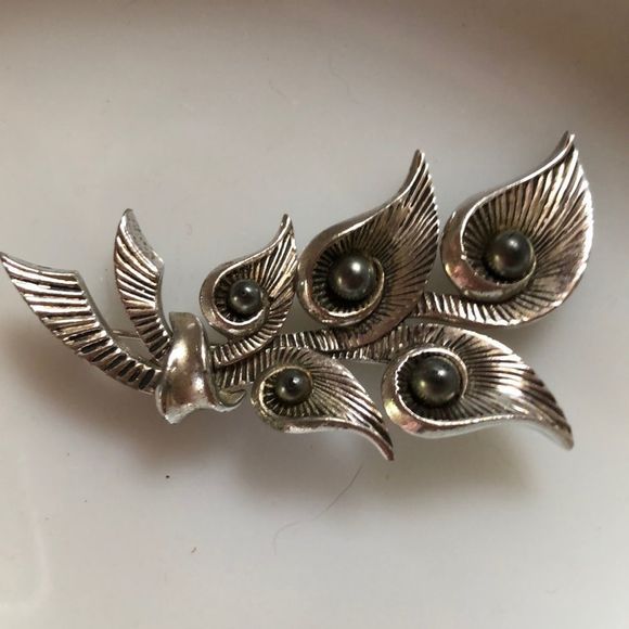 Boucher Jewelry - Beautiful Boucher Brooch silver w black pearls lily 2 1/2”